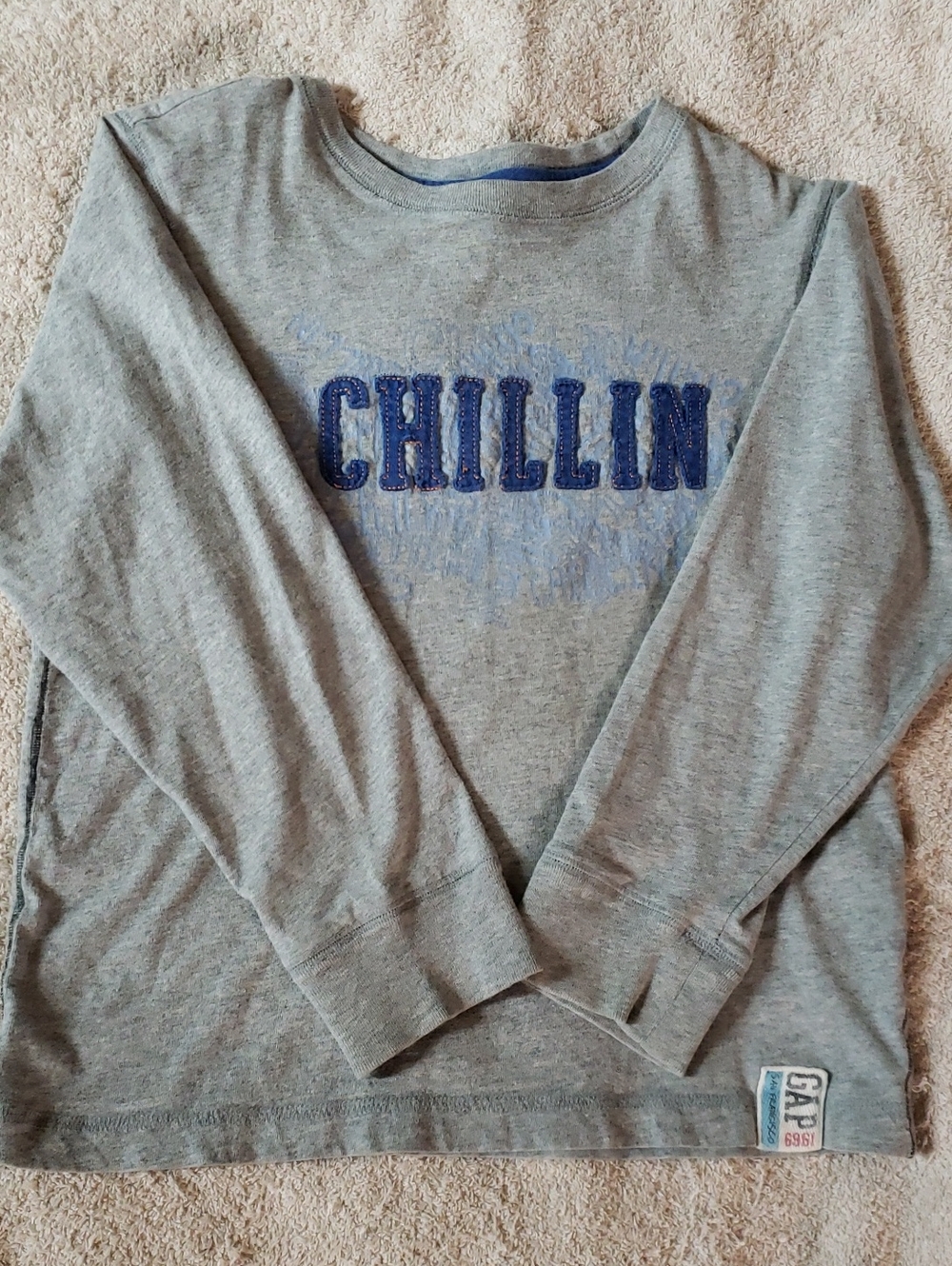 GAP Gray Crewneck T-shirt with Navy 'CHILLIN' Applique